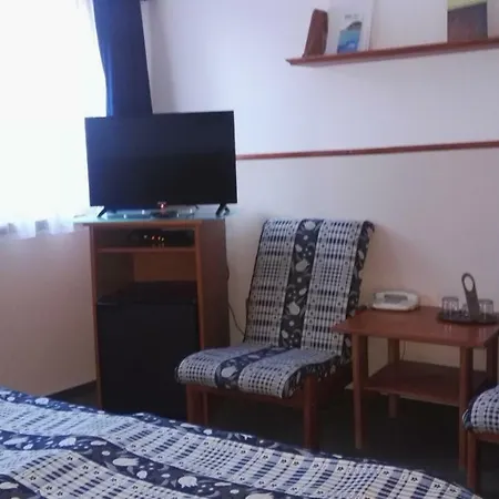 Tokert Szalloda Es Etterem מלון